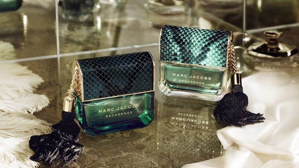 Kwiaty, szampan i orient. Marc Jacobs, Divine Decadence