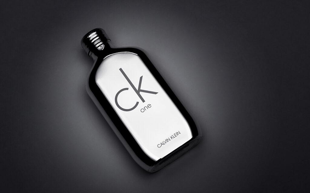CK ONE PLATINUM EDITION: Zapach pełny jaskrawych przeciwieństw